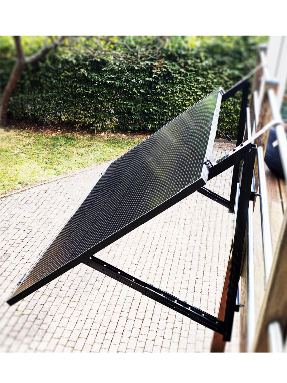 Balkon-Solarpanel-Set - Anschluss in einer Steckdose