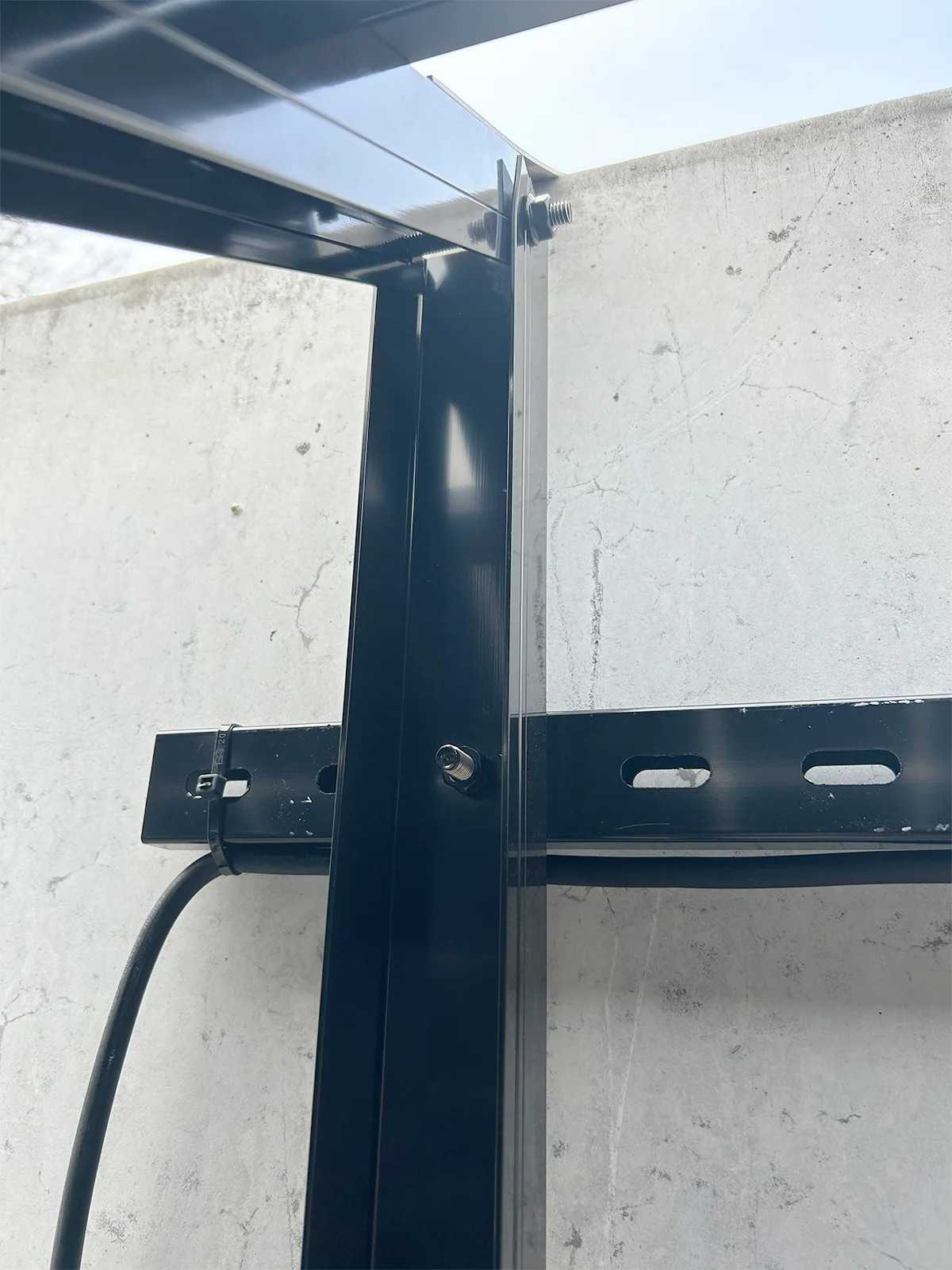 Balcony mounting kit